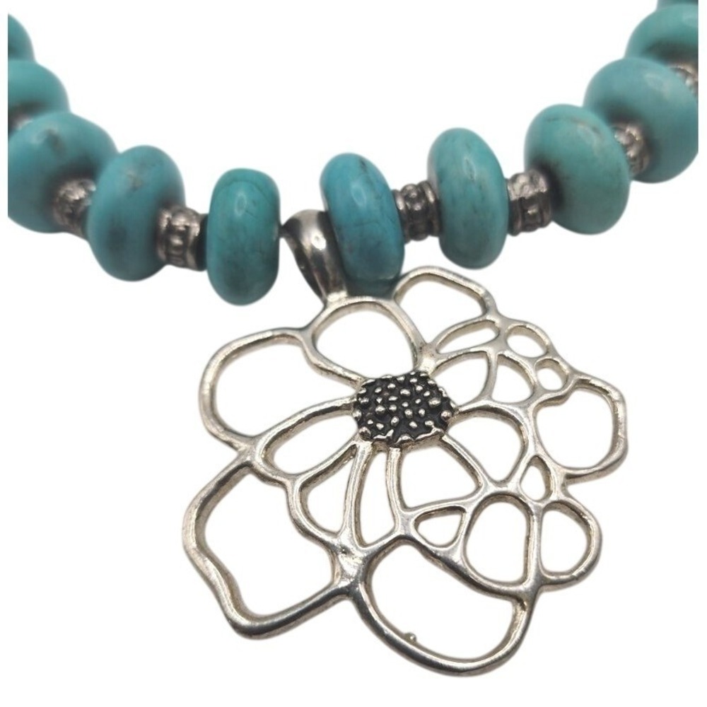 Faux Turquoise Howlite Stone Bead Silver Tone Flower Pendant Statement Necklace